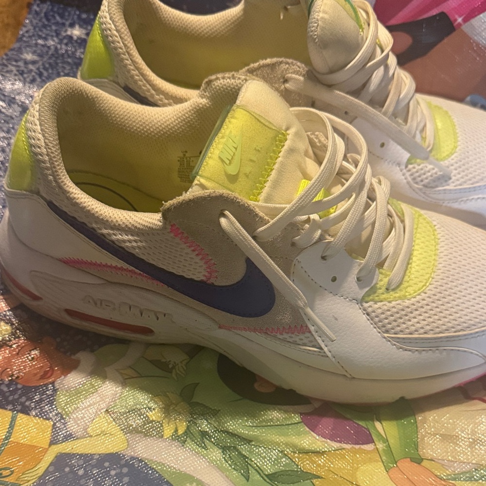 Nike Air Max Sneakers with Purple and Pink Highlights Women’s size 9